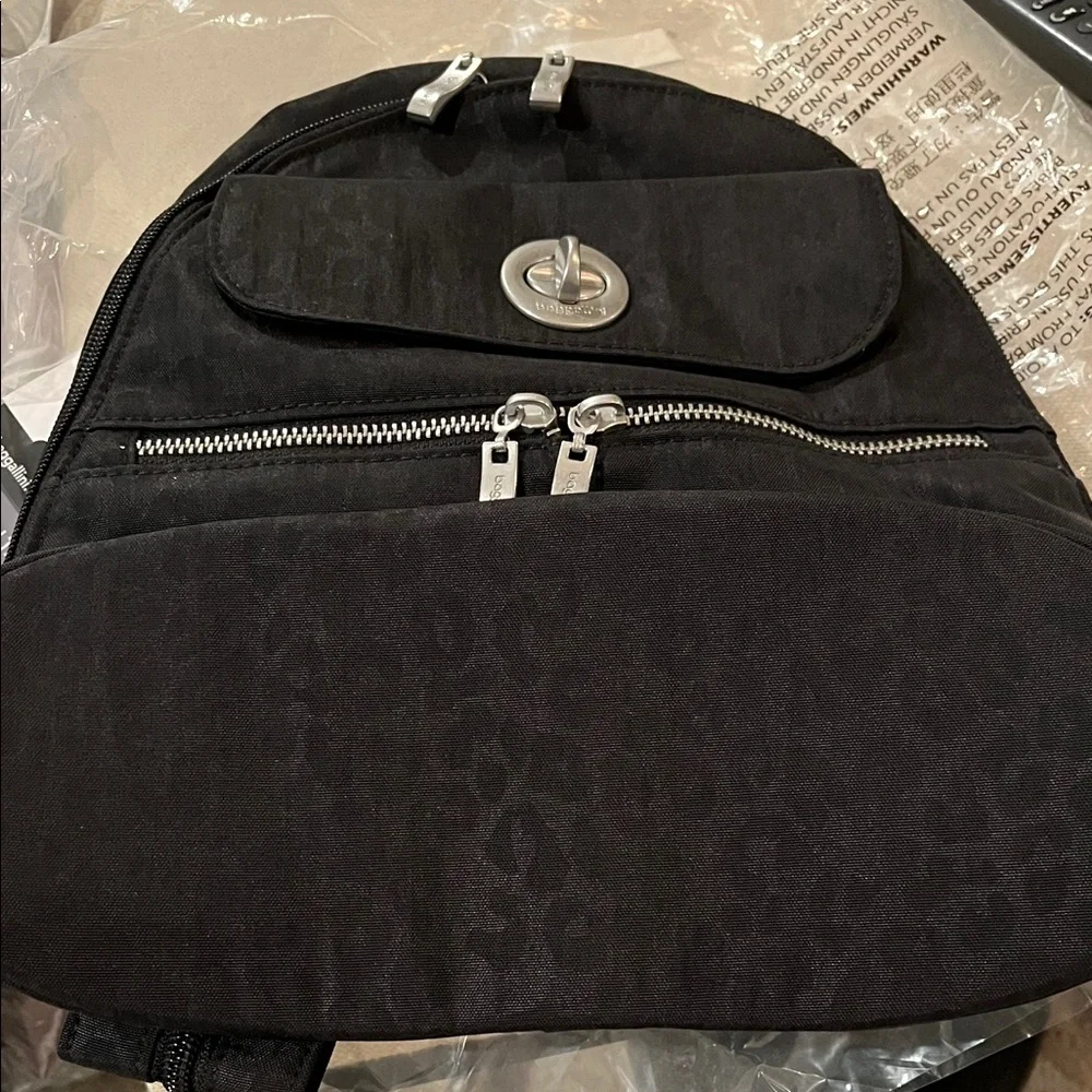 Baggallini Black Cheetah Embossed Naples Convertible Backpack/NWT